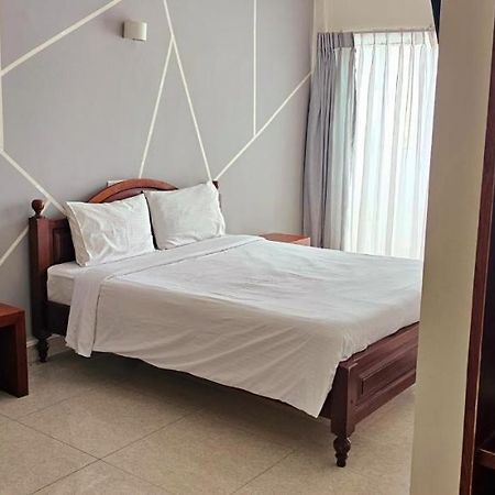 The Lion Pub & Hotel Dehiwala-Mount Lavinia Exteriör bild